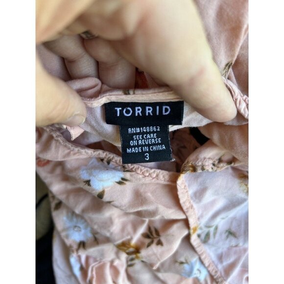 Torrid Womens Pink Peach Sleeveless Tank Blouse Size 3 (3X) Plus V-Neck  Floral - Picture 6 of 7